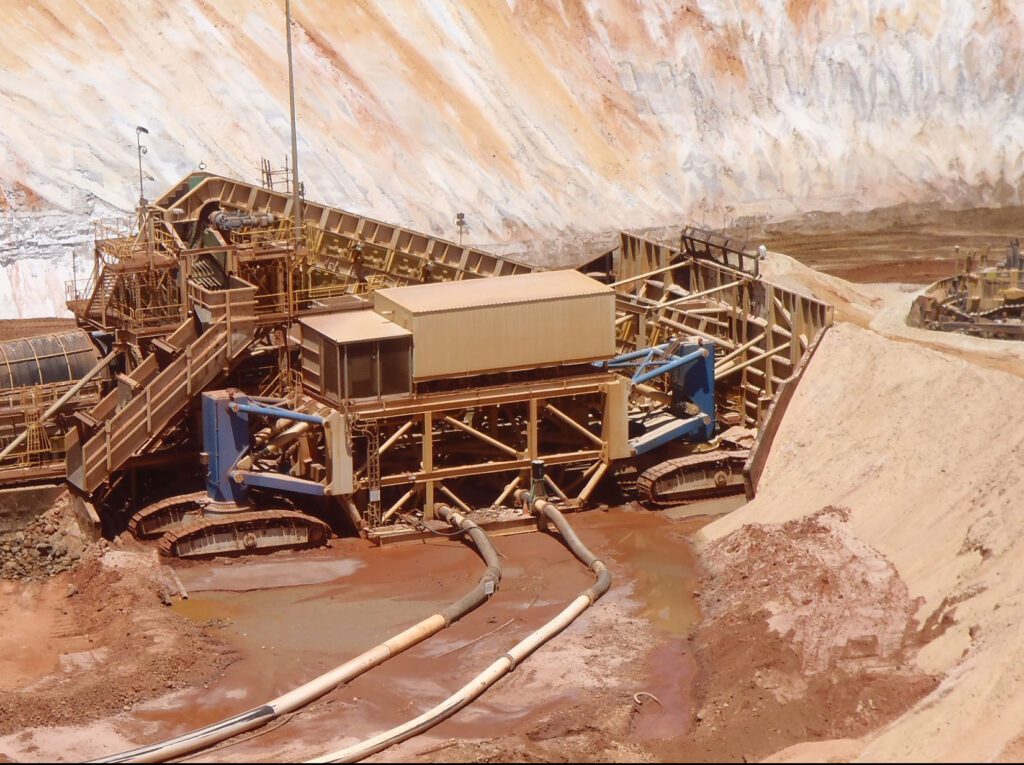The mineral sands in JA are mined in an open pit by dozer push in semi-circular mining blocks, which have radios of 145m.