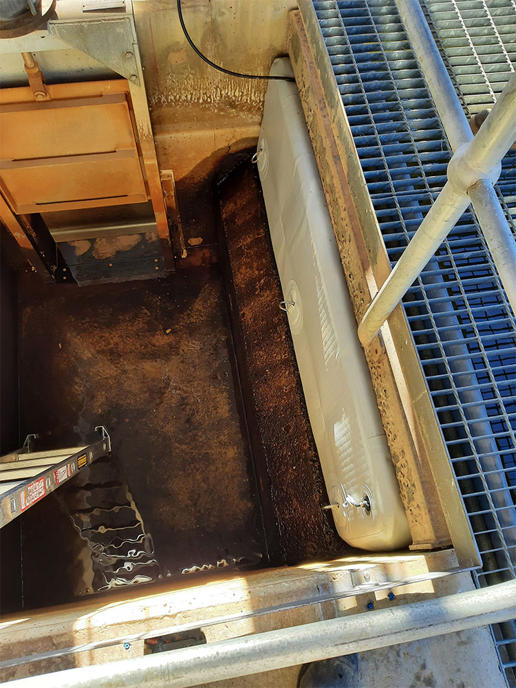 Inflatable Weir Plugs isolate weirs during remediation projects